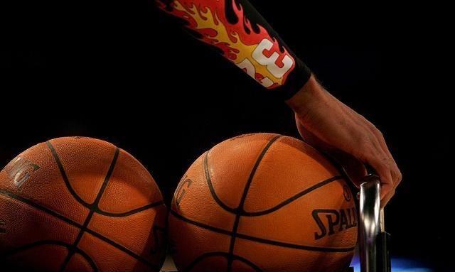 雷火电竞-NBA开始进行线上训练课程，保持队形