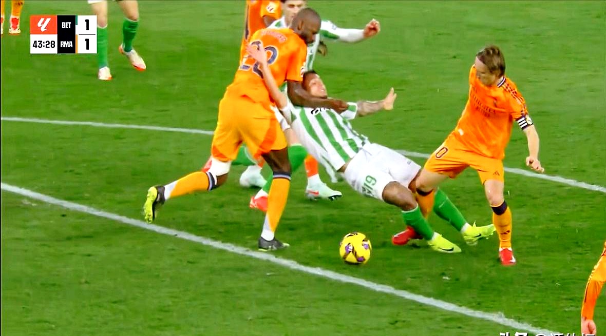 最后一击！球员在比赛中扭转乾坤