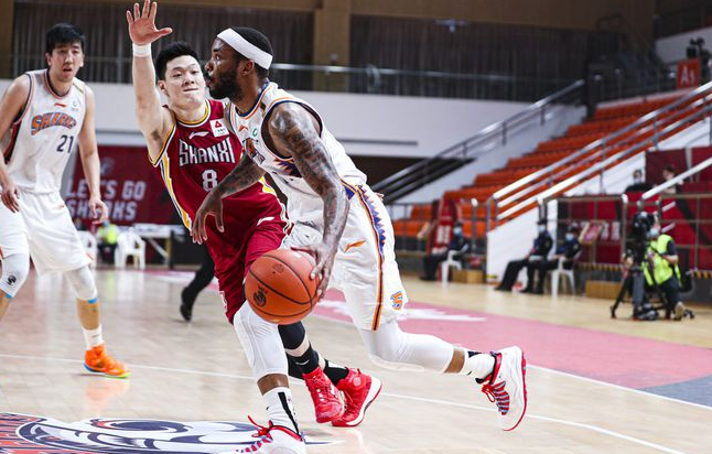 雷火电竞简介-埃瓦尔客场取胜，保持季后赛席位的简单介绍