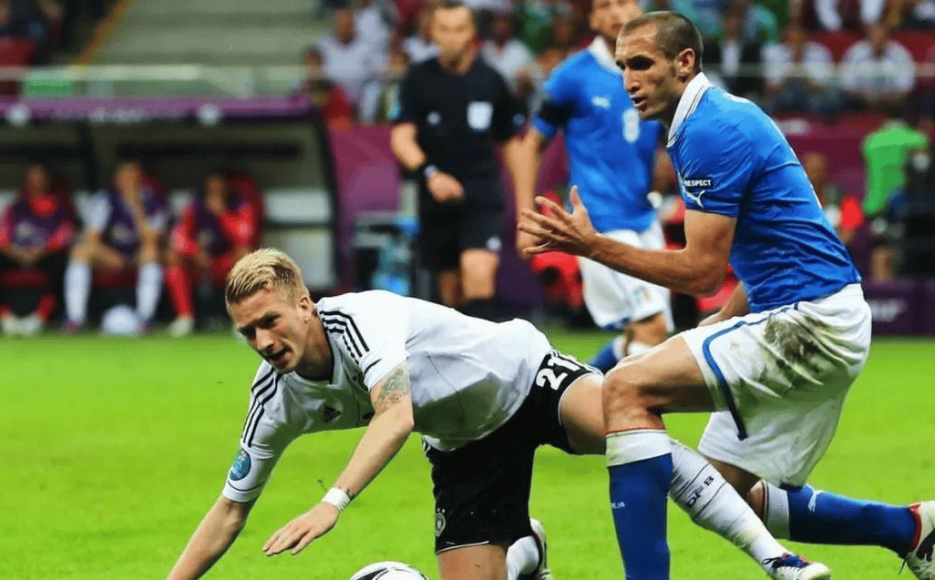 雷火电竞app-关于头条新闻：欧国联比赛上演精彩对抗，胜者雄心勃勃的信息