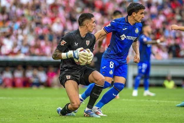 包含塞维利亚逆转战胜对手，稳固前四位置的词条