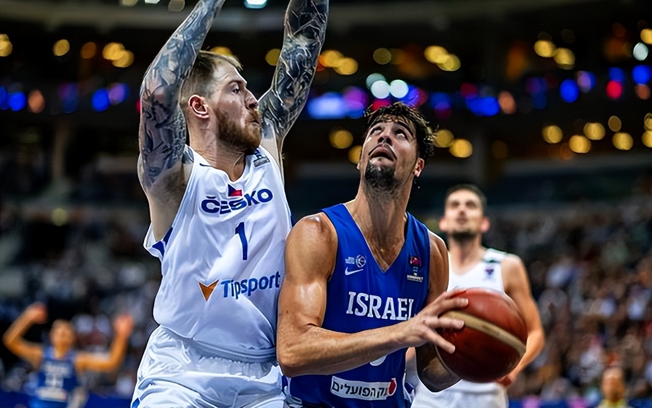 芬兰队在国际篮球比赛中晋级