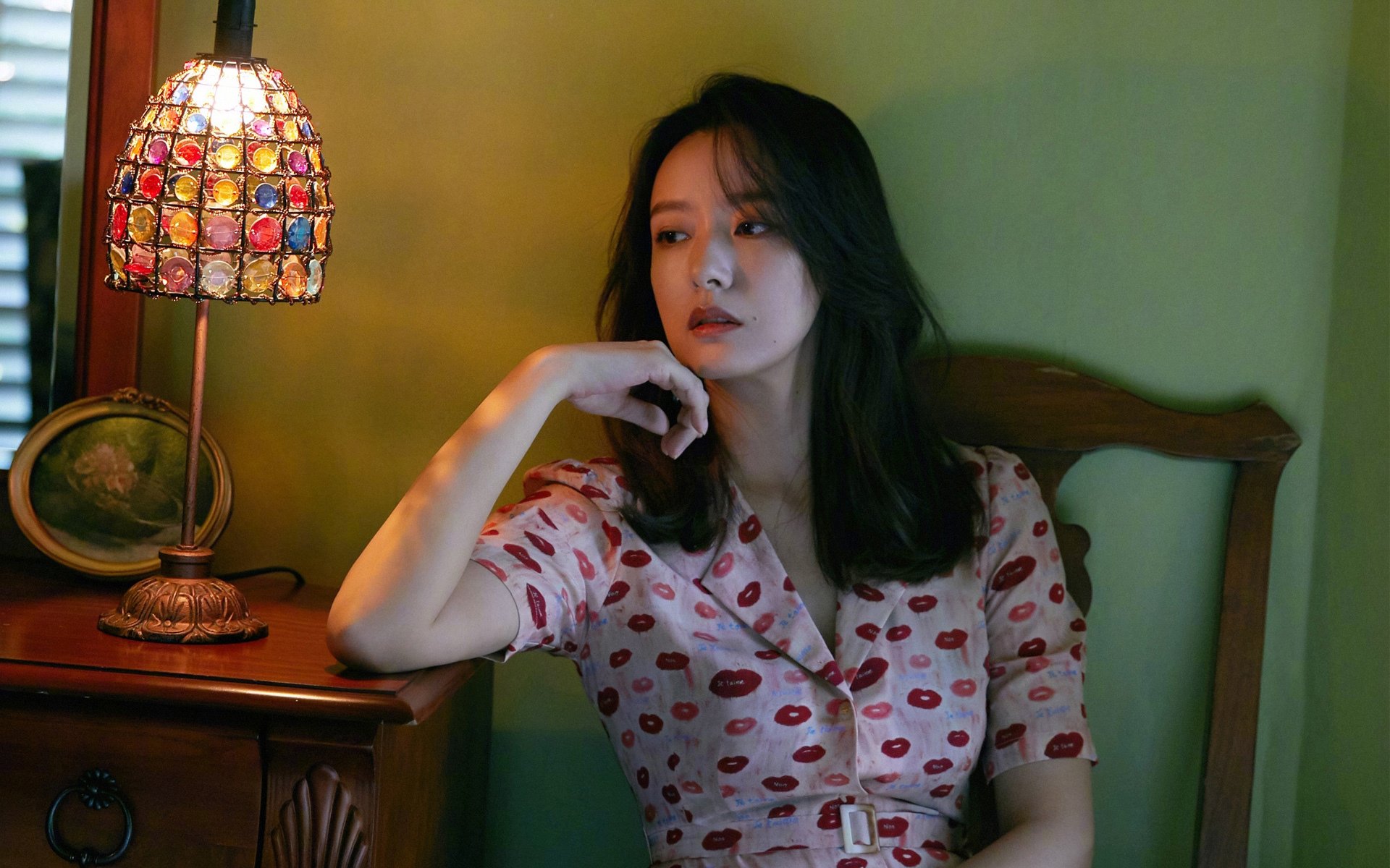 灯影赛道,当足球诗人格列兹曼遇上钢铁轰鸣的夜